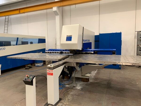 Punzonatrice Trumpf TC 200 R – 1250×2000 mm