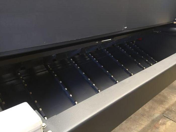 Cesoia Idraulica Dener mod. AS 3010 – 3040×10 mm con Supporto lamiera posteriore pneumatico