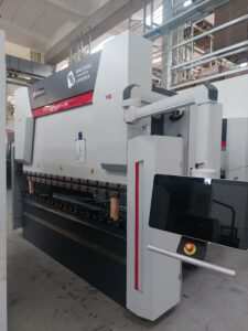 مكبس ثني جديد DENER XL 3020×135 طن Esa 875 بـ 6 محاور