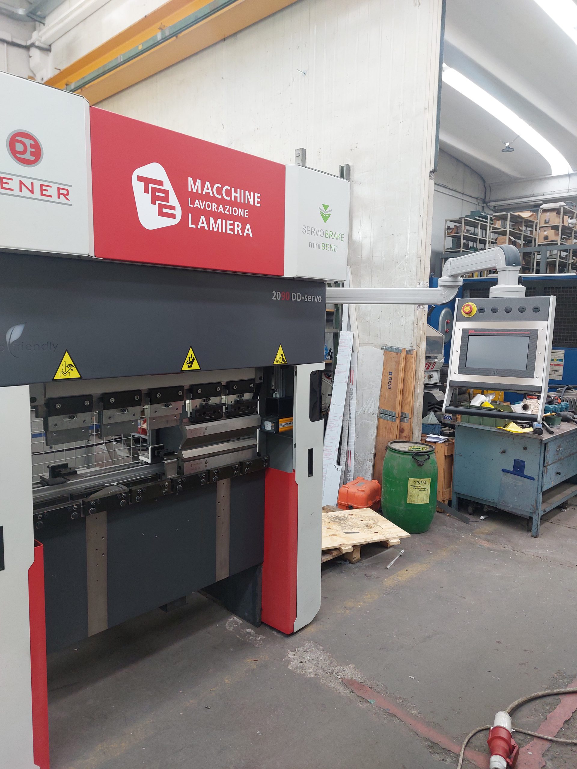 Piegatrice elettrica Mod. DDS 2090 – 900×20 ton