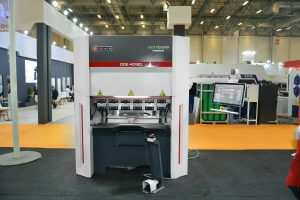 Piegatrice Elettrica Mod.DDS da 20 Ton a 40 Ton