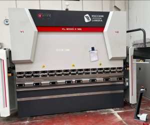 Pressa Piegatrice idraulica XL 3000×135 Ton CNC Esa 875 Nr.6 Assi Controllati: Y1-Y2-X-R-Z1-Z2