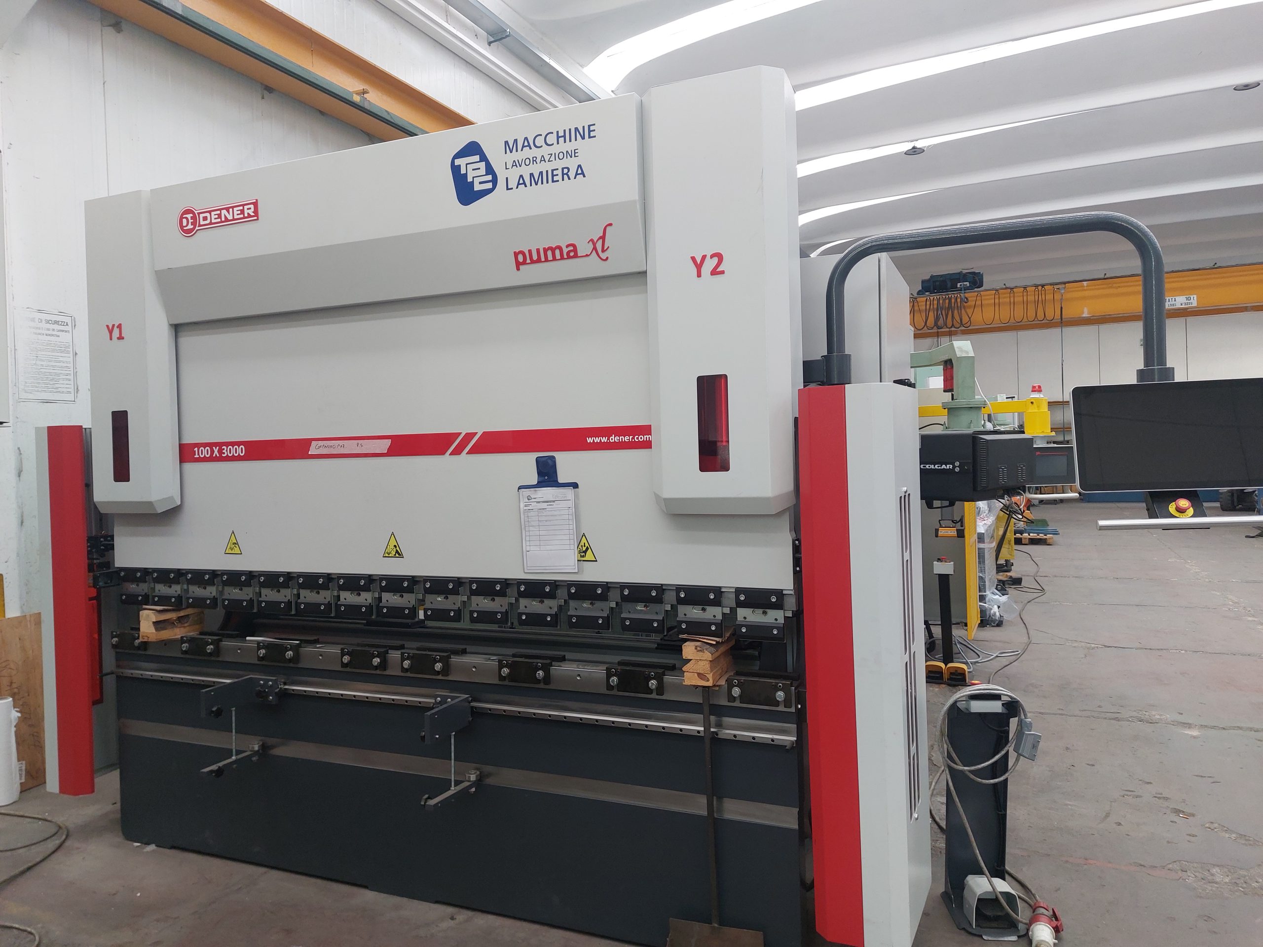 Pressa piegatrice idraulica XL 3020×100 Ton CNC Esa 875 Nr.4 Assi controllati: Y1-Y2-X-R