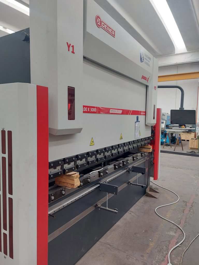 Pressa piegatrice idraulica XL 3020×100 Ton CNC Esa 875 Nr.4 Assi controllati: Y1-Y2-X-R