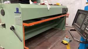 Cizalla hidráulica tipo guillotina Omag 3000×4 mm