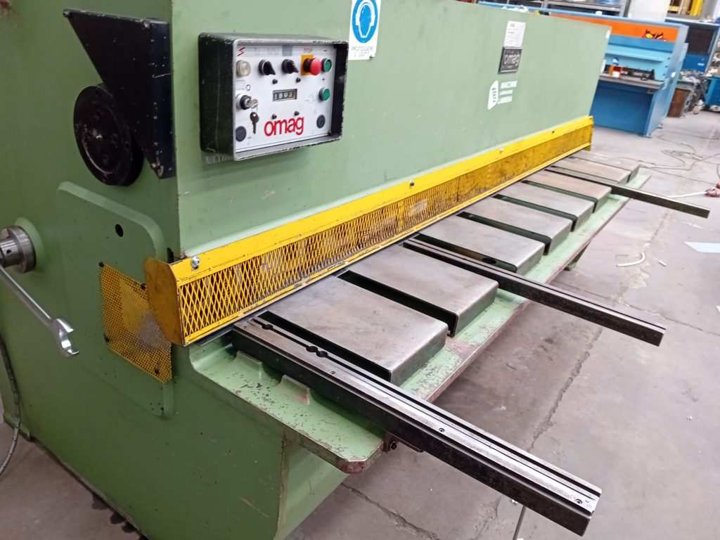 Cesoia a ghigliottina idraulica Omag 3000×4 mm