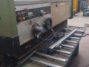 Cesoia a ghigliottina idraulica Schiavi 2000×10 mm