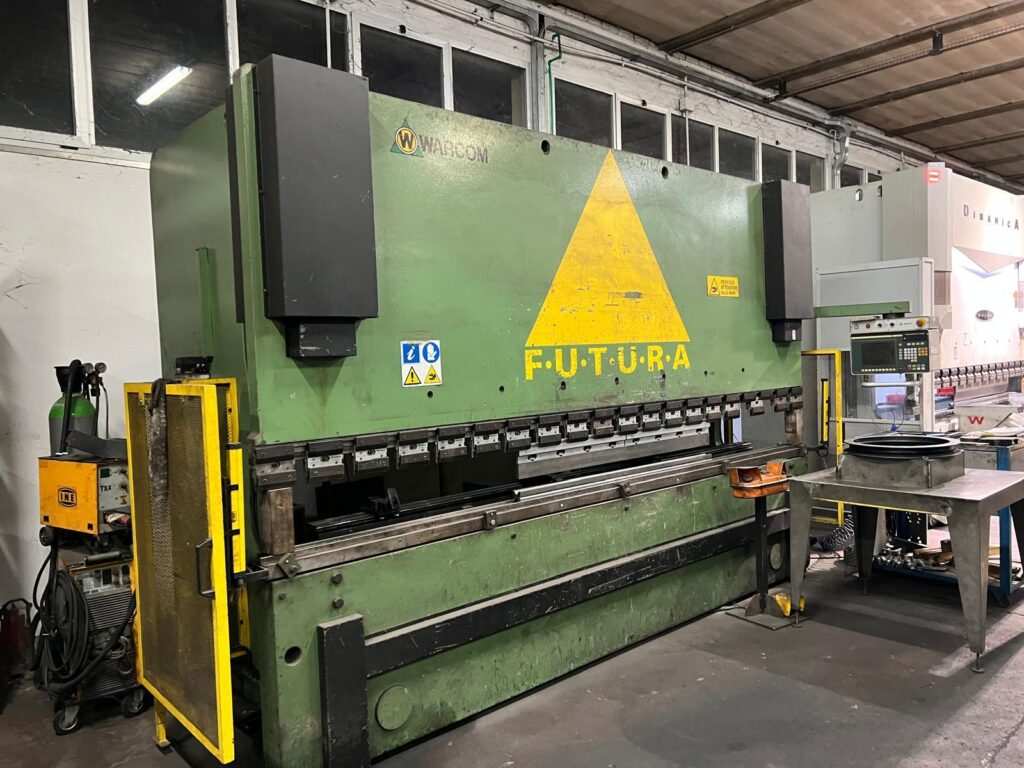 Presse plieuse hydraulique Warcom Futura 4000×200 tonnes