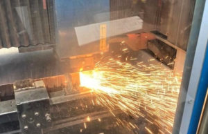 قطع بالليزر Prima Industrie طراز Platino 1530 HS مع مصدر Rofin