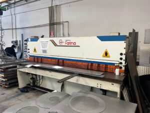 Cesoia a ghigliottina idraulica Farina mod. CFO 305 - 3100x5 mm